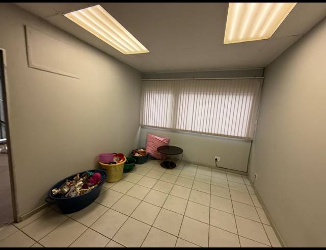 500M² WAREHOUSE TO LET IN SPARTAN